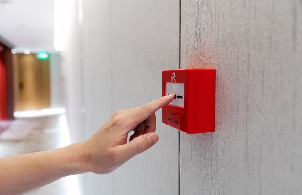 أنظمة السلامة وإطفاء الحرائق